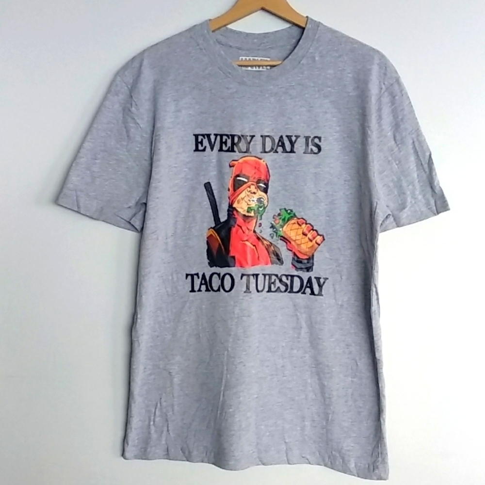 Marvel Deadpool T-shirt  M